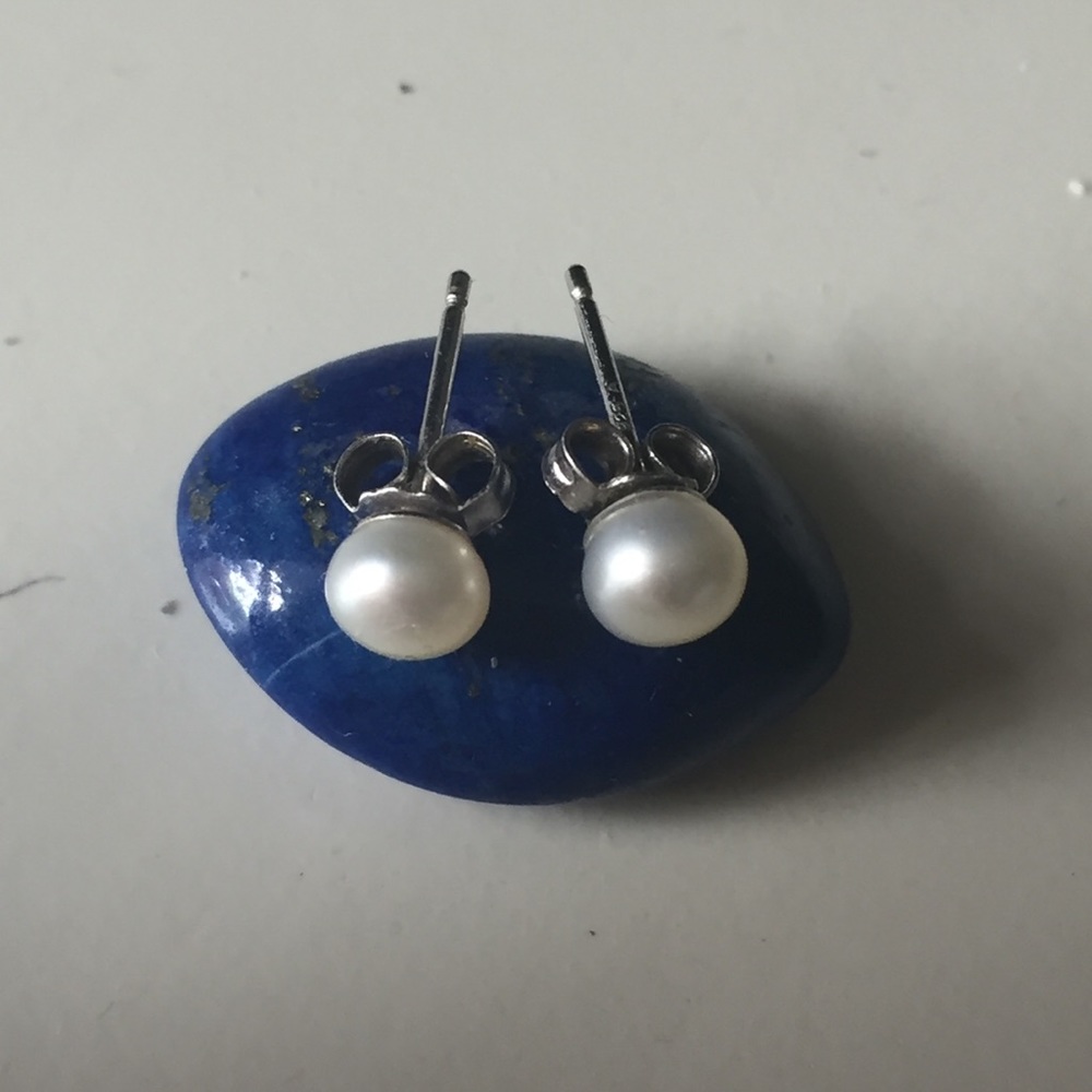 Pearl studs - Picture 4 of 4